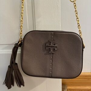 Tory Burch McGraw pursue